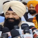 पंजाब SC आयोग चेयरमैन का बाजवा पर तंज:जसवीर बोले- गरीबों को अपमानित करने वालों पर होगी कार्रवाई, बाबा निरंजन दास का आशीर्वाद लिया