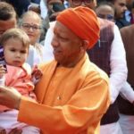 CM योगी के पास पहुंची मासूम की जिद; सैल्यूट, कविता और स्कूल एडमिशन के बीच दिखा मुख्यमंत्री का वात्सल्य