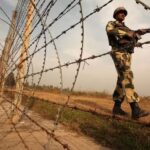 पंजाब: BSF ने बॉर्डर पर एक पाकिस्तानी स्मगलर को मार गिराया, संदिग्ध सामान बरामद