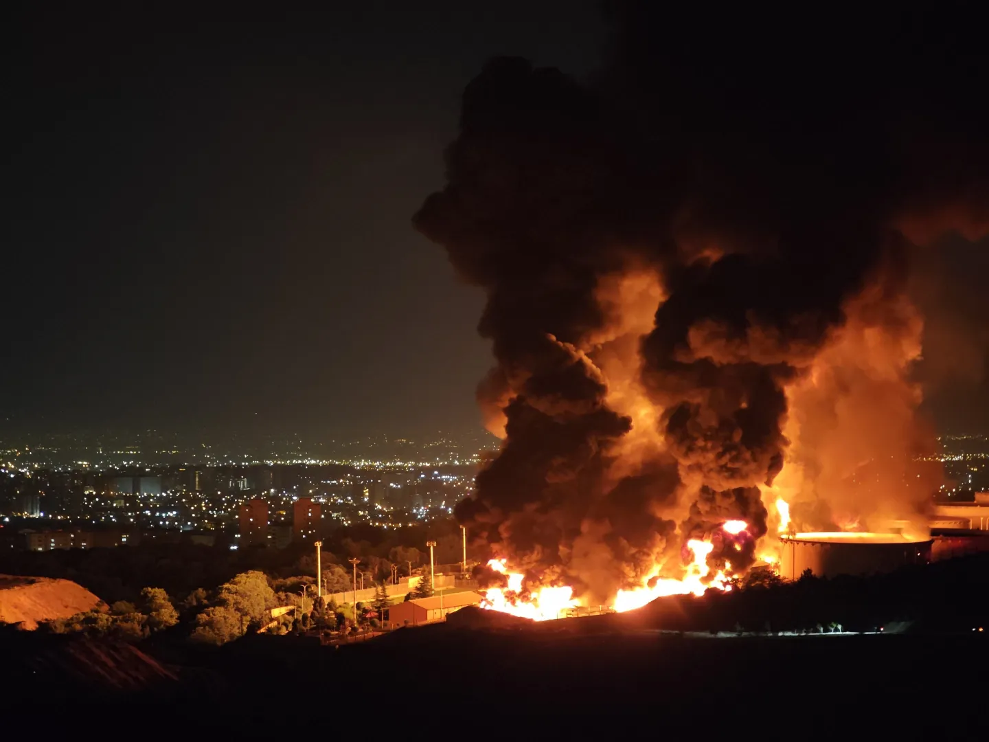 ईरान की कड़ी चेतावनी: ‘ऊर्जा ढांचे पर हमला हुआ तो पूरे मिडिल ईस्ट के तेल-गैस ठिकाने जला देंगे’