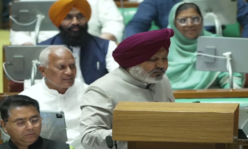 आप की ‘मुख्यमंत्री मावां-धीयां सत्कार योजना’ महिलाओं को 1,000-1,500 रुपये हर महीने की मदद देती है: हरपाल सिंह चीमा आप की ‘मुख्यमंत्री मावां-धीयां सत्कार योजना’ महिलाओं को 1,000-1,500 रुपये हर महीने की मदद देती है: हरपाल सिंह चीमा