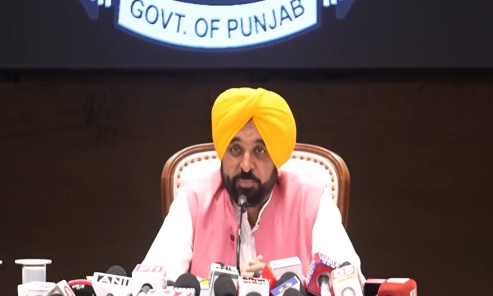 CM मान बोले- पंप पर लाइनों की जांच होगी:पंजाब में पेट्रोल का 12, डीजल का 14 और सिलेंडर का 6 दिन का स्टॉक; स्टोर न करें