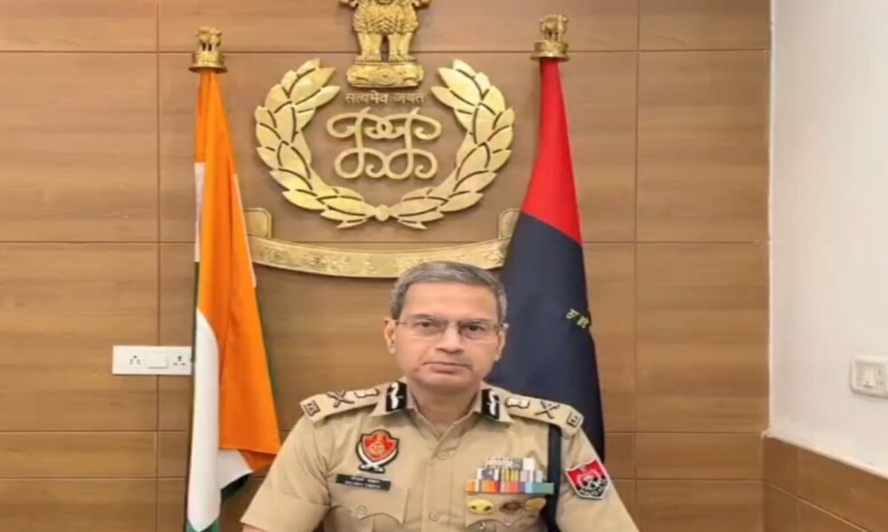 नशों के खिलाफ बड़ी कार्रवाई, सीमा पार Drug Module का भंडाफोड़, करोड़ों की हेरोइन समेत 3 गिरफ्तार! नशों के खिलाफ बड़ी कार्रवाई, सीमा पार Drug Module का भंडाफोड़, करोड़ों की हेरोइन समेत 3 गिरफ्तार!