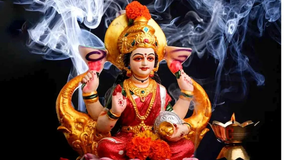 Lakshmi Panchami 2026: आज लक्ष्मी पंचमी का व्रत, मां लक्ष्मी को इन खास भोग से करें प्रसन्न, बरसेगी धन-समृद्धि