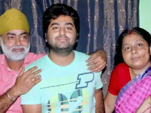 लाहौर से जियागंज तक: गुरुद्वारे के कीर्तन से मंच तक अरिजीत सिंह का सफर