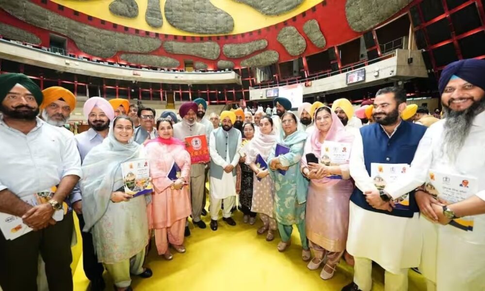 ‘एक पड़ोसी राज्य ने ऐसी घोषणा की…’, Punjab के वित्त मंत्री ने बिना नाम लिए हरियाणा पर साधा निशाना ‘एक पड़ोसी राज्य ने ऐसी घोषणा की…’, Punjab के वित्त मंत्री ने बिना नाम लिए हरियाणा पर साधा निशाना