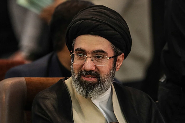 ईरान को मिला नया सुप्रीम लीडर, अली खामेनेई के बेटे मुजतबा ने संभाली कमान ईरान को मिला नया सुप्रीम लीडर, अली खामेनेई के बेटे मुजतबा ने संभाली कमान