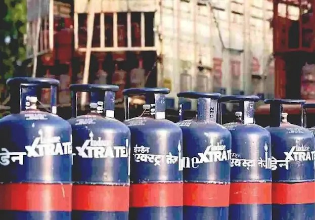 गैस संकट के बीच केंद्र का बड़ा फैसला: इंडस्ट्री के लिए LPG सप्लाई बढ़ी, कोटा 70% तक पहुंचा गैस संकट के बीच केंद्र का बड़ा फैसला: इंडस्ट्री के लिए LPG सप्लाई बढ़ी, कोटा 70% तक पहुंचा