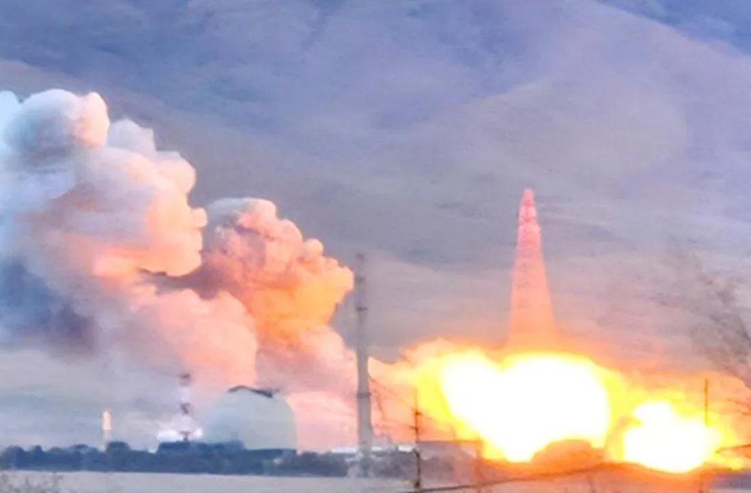 मिडिल ईस्ट में तनाव चरम पर: ईरान के परमाणु ठिकानों पर इजराइल का हमला मिडिल ईस्ट में तनाव चरम पर: ईरान के परमाणु ठिकानों पर इजराइल का हमला