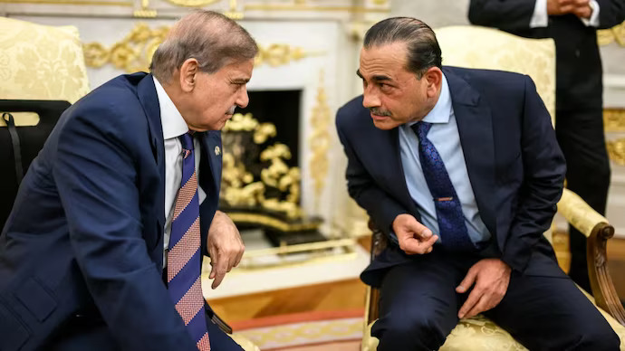 क्या पाकिस्तान ईरान के चाबहार पोर्ट को बना सकता है निशाना? खाड़ी संघर्ष में शामिल होने की अटकलें