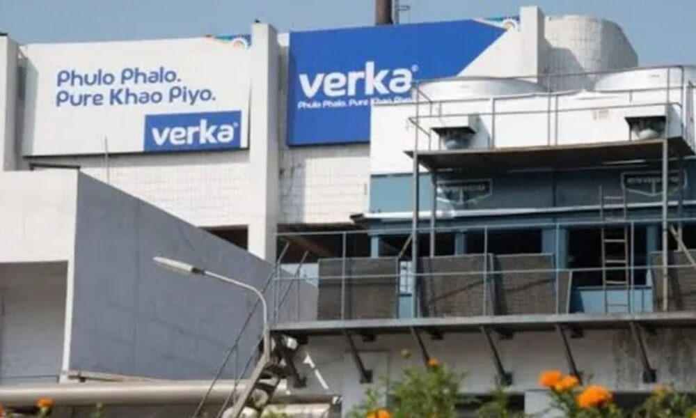 सेना के वेरका का सूखा दूध खारिज किए जाने के बाद एक्शन; Ludhiana इकाई के महाप्रबंधक निलंबित