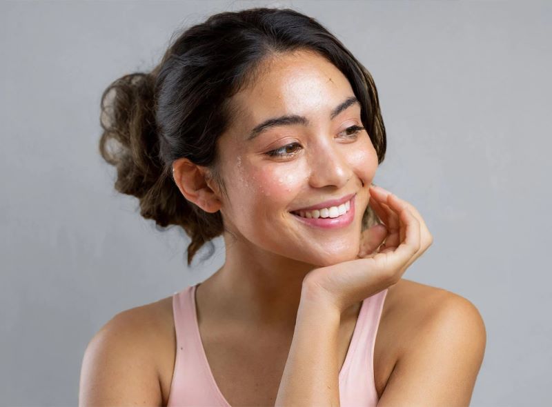 चेहरे की चिपचिपाहट से हैं परेशान? घर पर बनाएं ये आसान फेस पैक, मिलेगा साफ और फ्रेश लुक