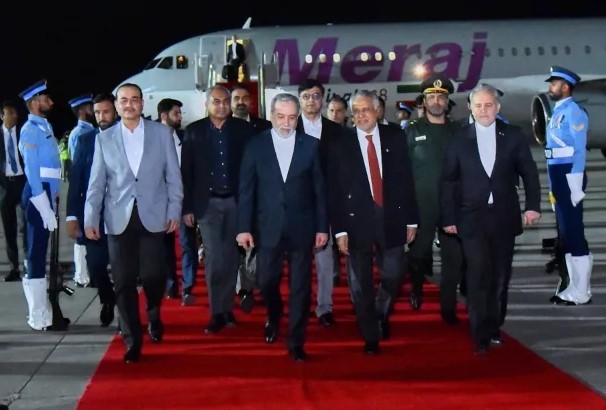 पाकिस्तान में अमेरिका-ईरान वार्ता को लेकर भ्रम की स्थिति, तेहरान ने सीधे बातचीत से किया किनारा