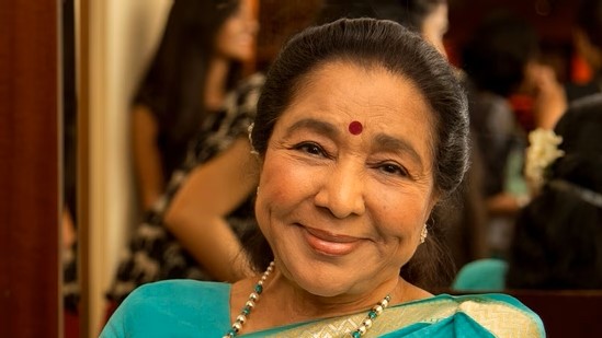 राजकीय सम्मान के साथ दी जाएगी सुरों की रानी को अंतिम विदाई, मुंबई में उमड़ा जनसैलाब राजकीय सम्मान के साथ दी जाएगी सुरों की रानी को अंतिम विदाई, मुंबई में उमड़ा जनसैलाब