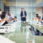 मीटिंग में कहां बैठते हैं आप? आपकी सीट खोल सकती है आपके स्वभाव के छुपे पहलू