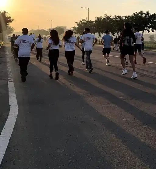 उड़ान 5k रन:400 युवाओं ने दौड़ में हिस्सा लेकर दिव्यांग सशक्तिकरण का संदेश फैलाया उड़ान 5k रन:400 युवाओं ने दौड़ में हिस्सा लेकर दिव्यांग सशक्तिकरण का संदेश फैलाया