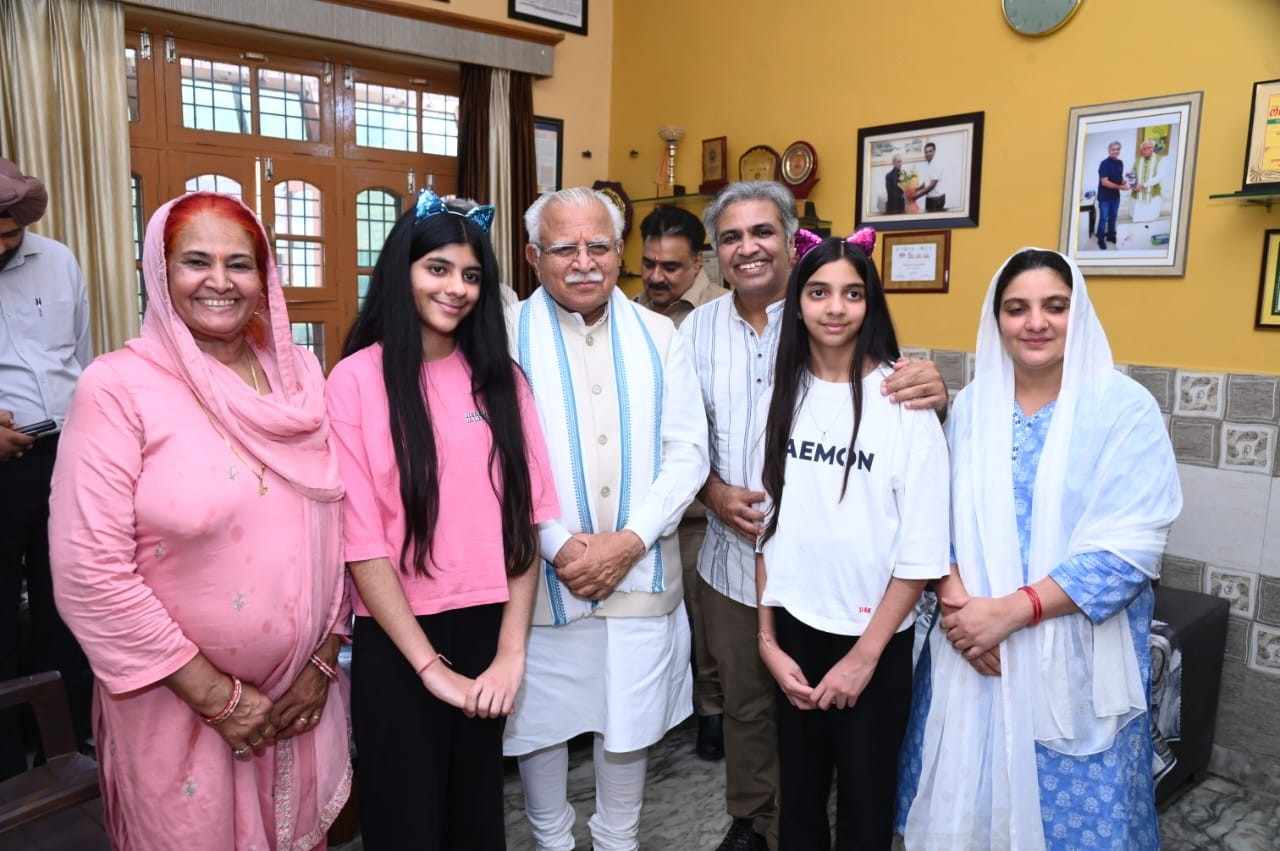 ‘सेल्फी विद डॉटर’ से लेकर ‘गाली बंद घर’ तक, मनोहर लाल ने सराहा सुनील जागलान का मिशन