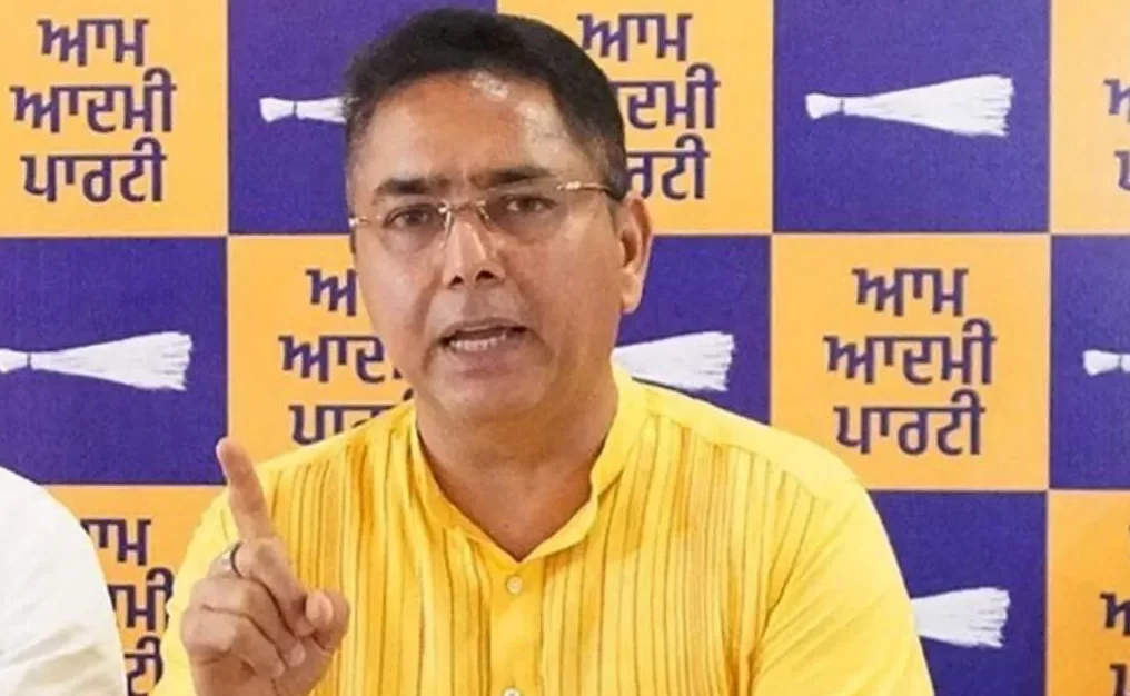 “कानून से ऊपर कोई नहीं” — भाजपा नेताओं के रवैये पर बरसे कैबिनेट मंत्री अमन अरोड़ा “कानून से ऊपर कोई नहीं” — भाजपा नेताओं के रवैये पर बरसे कैबिनेट मंत्री अमन अरोड़ा