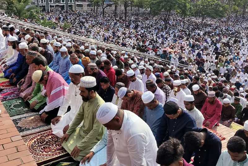 ईद-उल-अजहा पर देशभर में रौनक, नमाज के बाद लोगों ने दी मुबारकबाद