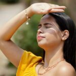 तेज धूप का खतरा: कैसे सूरज की किरणें बनती हैं त्वचा की दुश्मन, जानिए बचाव के असरदार तरीके