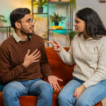 शादीशुदा रिश्ते में हर बात बताना नहीं होता सही, एक्सपर्ट्स ने दी अहम सलाह