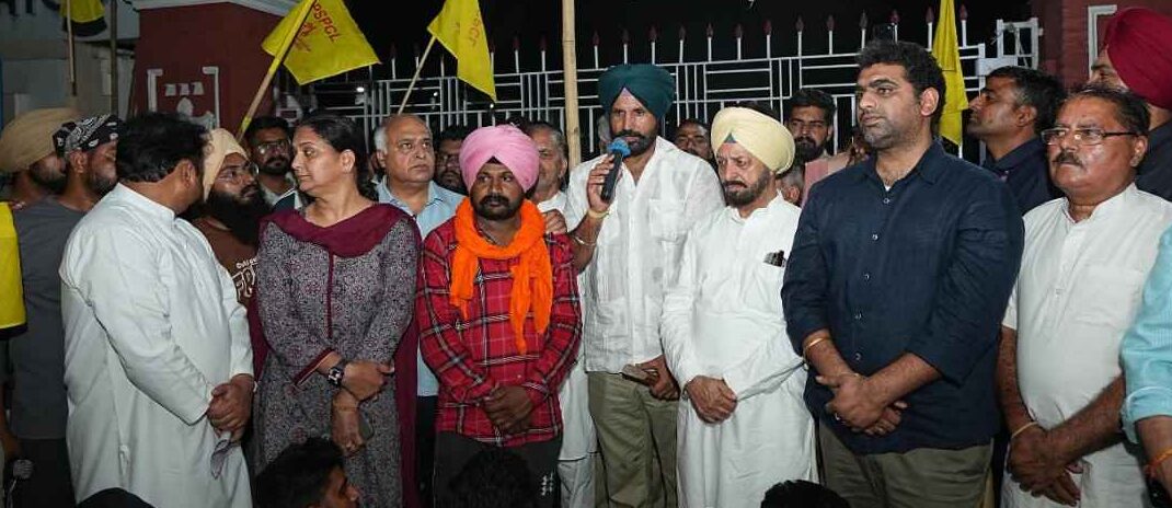 पटियाला लाठीचार्ज पर गरमाई सियासत, अस्पताल पहुंचे राजा वड़िंग; बोले- युवाओं पर बल प्रयोग बर्दाश्त नहीं