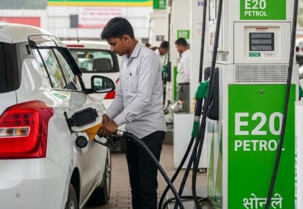 E20 पेट्रोल पर सरकार का बड़ा बयान: एथेनॉल मिश्रण अभी प्रयोग के दौर में, सुप्रीम कोर्ट ने जारी रखी मौजूदा नीति