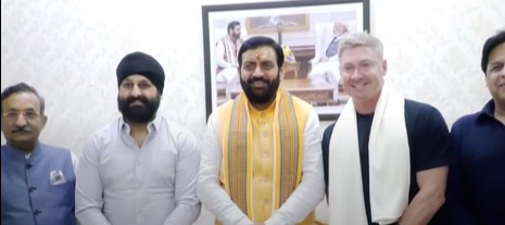 CM सैनी से मिले माइकल क्लार्क, हरियाणा में क्रिकेट अकादमी और ऑस्ट्रेलिया ट्रेनिंग प्लान पर चर्चा CM सैनी से मिले माइकल क्लार्क, हरियाणा में क्रिकेट अकादमी और ऑस्ट्रेलिया ट्रेनिंग प्लान पर चर्चा