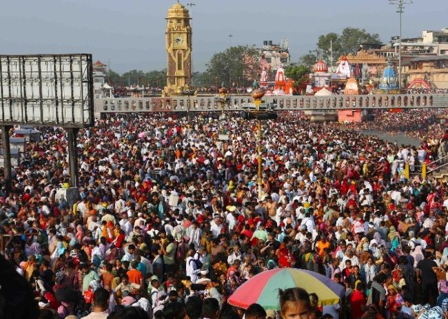 सोमवती अमावस्या पर हरिद्वार में आस्था का महासंगम: 76.5 लाख श्रद्धालुओं ने लगाई गंगा में डुबकी, कुंभ-2027 की व्यवस्थाओं की हुई बड़ी परख