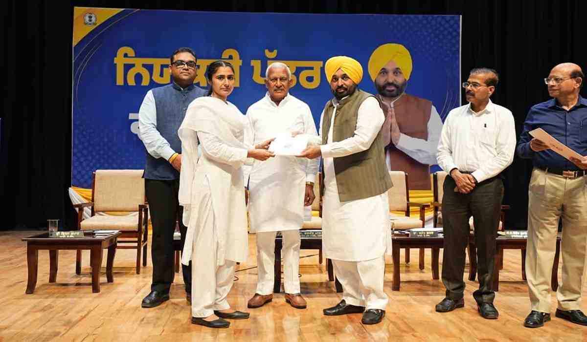 पंजाब में सरकारी नौकरियों का नया अध्याय: 665 युवाओं को मिली नियुक्ति, मुख्यमंत्री बोले- अब योग्यता ही बनेगी पहचान
