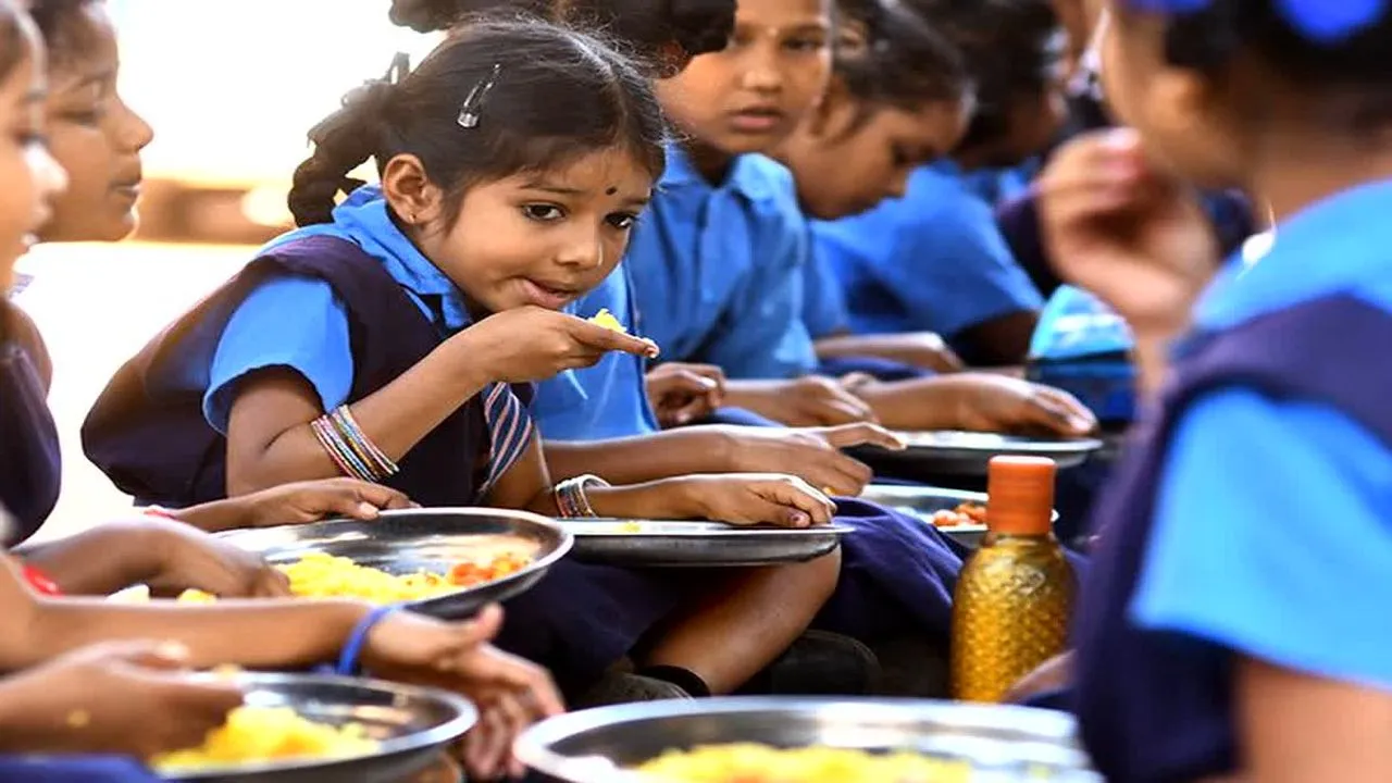हिमाचल के सरकारी स्कूलों में भेदभाव पर जीरो टॉलरेंस, मिड-डे मील व्यवस्था की होगी मासिक निगरानी