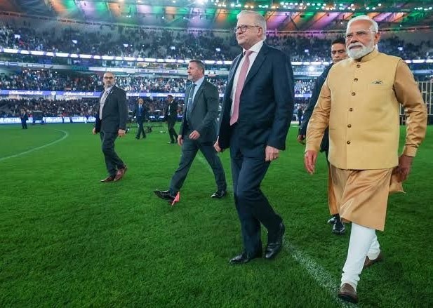 मेलबर्न क्रिकेट ग्राउंड से पीएम मोदी का बड़ा संदेश, खेल साझेदारी होगी मजबूत, ओलंपिक और बिग बैश लीग को लेकर अहम घोषणा मेलबर्न क्रिकेट ग्राउंड से पीएम मोदी का बड़ा संदेश, खेल साझेदारी होगी मजबूत, ओलंपिक और बिग बैश लीग को लेकर अहम घोषणा
