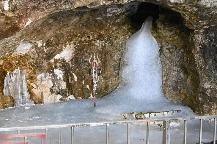 अमरनाथ यात्रा 2026: यात्रा जारी, लेकिन श्रद्धालुओं को नहीं दिख रहा प्राकृतिक हिमलिंग, तेजी से पिघलने पर उठे कई सवाल अमरनाथ यात्रा 2026: यात्रा जारी, लेकिन श्रद्धालुओं को नहीं दिख रहा प्राकृतिक हिमलिंग, तेजी से पिघलने पर उठे कई सवाल