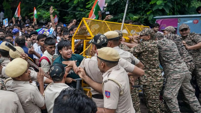 संसद मार्च के बाद दिल्ली में तनाव बरकरार: CJP ने आंदोलन जारी रखने का ऐलान किया, वांगचुक बोले- अनशन खत्म नहीं करूंगा