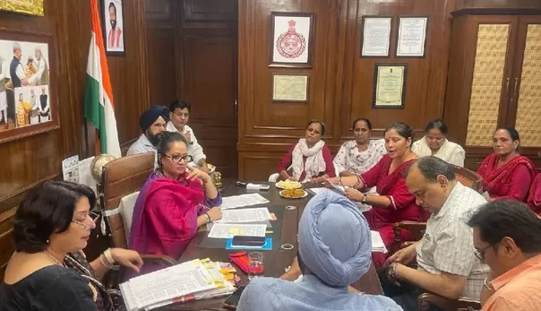 स्वास्थ्य व्यवस्था की रीढ़ हैं आशा वर्कर: आरती सिंह राव, मांगों के समाधान का दिया आश्वासन स्वास्थ्य व्यवस्था की रीढ़ हैं आशा वर्कर: आरती सिंह राव, मांगों के समाधान का दिया आश्वासन