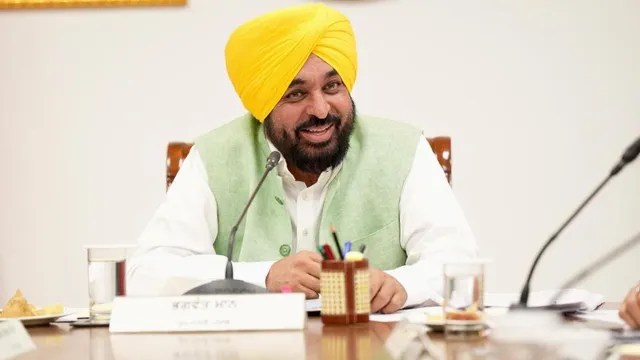 जमीन मालिकों को मिलेगा ज्यादा फायदा: पंजाब कैबिनेट ने बदली लैंड पूलिंग नीति, प्लॉट का आकार बढ़ा और स्टांप ड्यूटी से भी राहत जमीन मालिकों को मिलेगा ज्यादा फायदा: पंजाब कैबिनेट ने बदली लैंड पूलिंग नीति, प्लॉट का आकार बढ़ा और स्टांप ड्यूटी से भी राहत