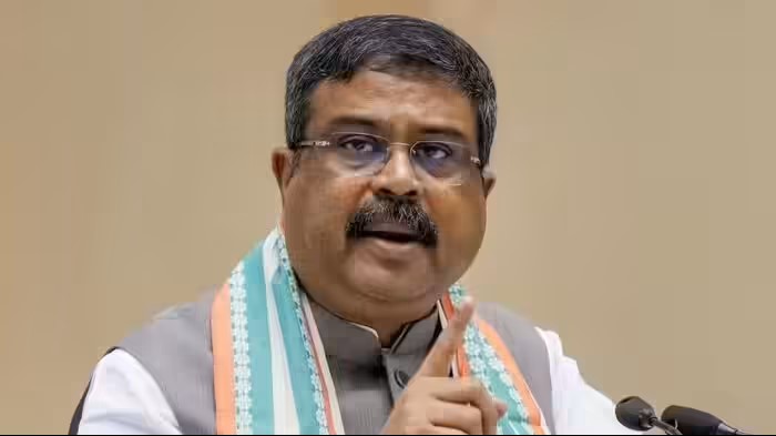 नीट विवाद और राष्ट्रव्यापी छात्र विरोध के बीच केंद्रीय शिक्षा मंत्री धर्मेंद्र प्रधान का बड़ा कदम, प्रधानमंत्री को सौंपा त्यागपत्र
