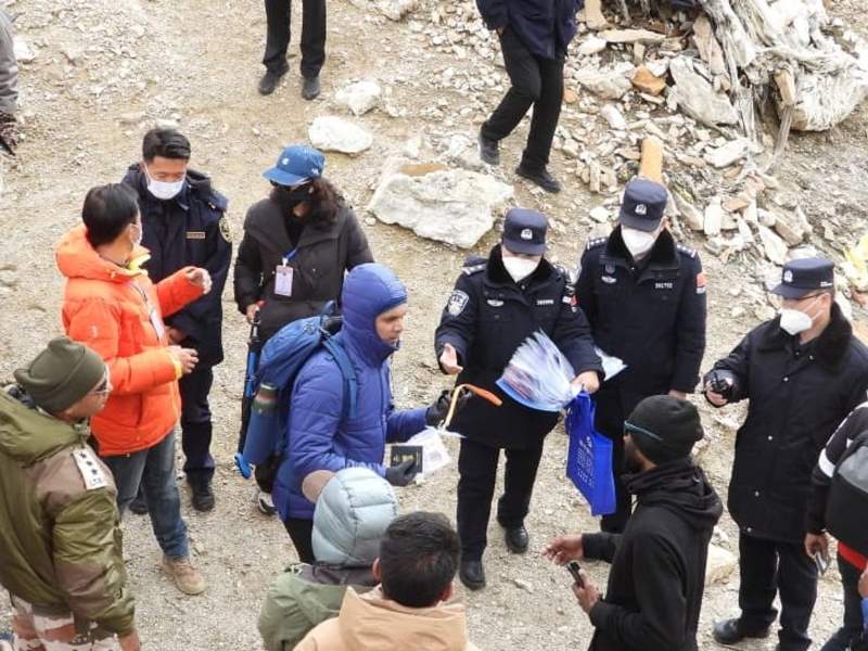 कैलाश मानसरोवर यात्रा का पहला जत्था लिपुलेख दर्रा पार कर पहुंचा चीन, श्रद्धालुओं में दिखा जबरदस्त उत्साह कैलाश मानसरोवर यात्रा का पहला जत्था लिपुलेख दर्रा पार कर पहुंचा चीन, श्रद्धालुओं में दिखा जबरदस्त उत्साह
