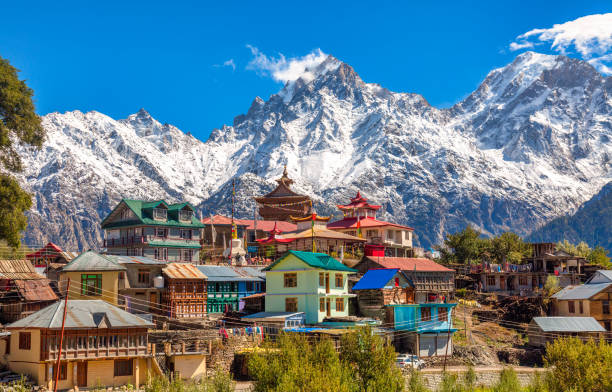 पहाड़ी राज्यों में बाहरी लोगों की जमीन खरीद पर रोक क्यों? जानिए कब बने नियम और क्या हैं इसके पीछे की बड़ी वजहें