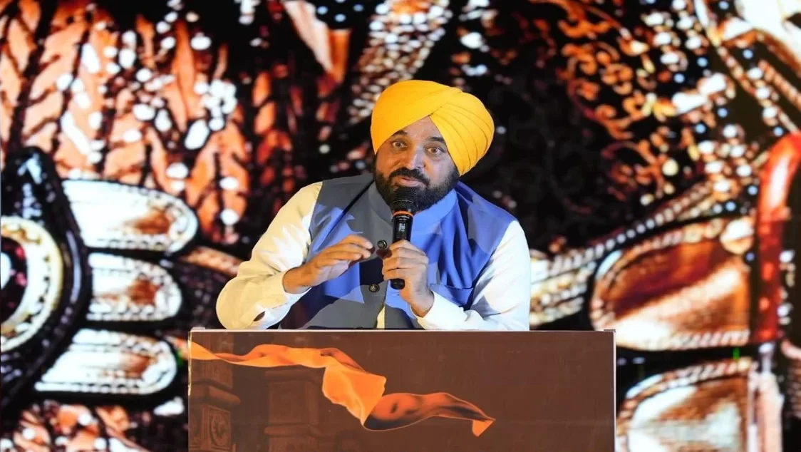 मोहाली में गूंजा ‘हमारे राम’ का संदेश, CM मान बोले- सद्भाव और सांझी विरासत ही पंजाब की असली पहचान मोहाली में गूंजा ‘हमारे राम’ का संदेश, CM मान बोले- सद्भाव और सांझी विरासत ही पंजाब की असली पहचान