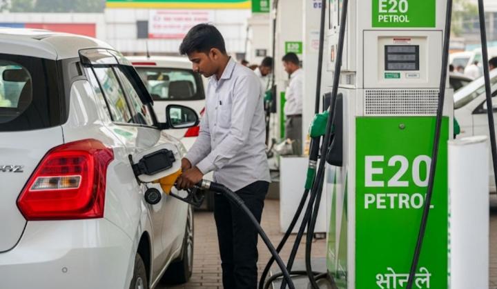 E20 पेट्रोल पर सुप्रीम कोर्ट में आज अहम सुनवाई, गाड़ी की कीमत से लेकर माइलेज तक उठे सवाल; पेट्रोल पंप पर एथेनॉल प्रतिशत बताने की मांग