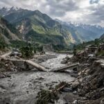पिघलते ग्लेशियर, फटते बादल और टूटते पहाड़: हिमालय में क्यों बढ़ रही हैं फ्लैश फ्लड की घटनाएं?
