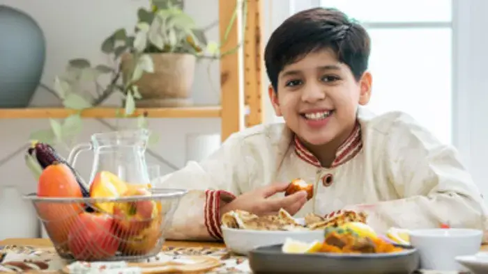बच्चों के टिफिन से लेकर घर की रसोई तक: ‘हेल्दी’ पैकेट के पीछे छिपी चीनी, नमक और प्रोसेस्ड फूड की हकीकत
