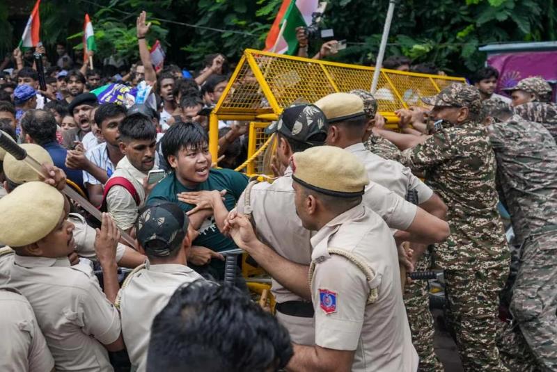संसद मार्च पर दिल्ली पुलिस का सुप्रीम कोर्ट में जवाब, कहा- प्रदर्शन की अनुमति नहीं थी; हिंसा के बाद करना पड़ा बल प्रयोग