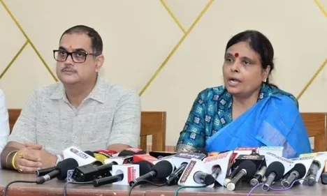 गुरु रविदास जयंती पर हरियाणा में चलेगा सामाजिक समरसता का अभियान, 27 जिलों में पहुंचेंगे पवित्र कलश गुरु रविदास जयंती पर हरियाणा में चलेगा सामाजिक समरसता का अभियान, 27 जिलों में पहुंचेंगे पवित्र कलश