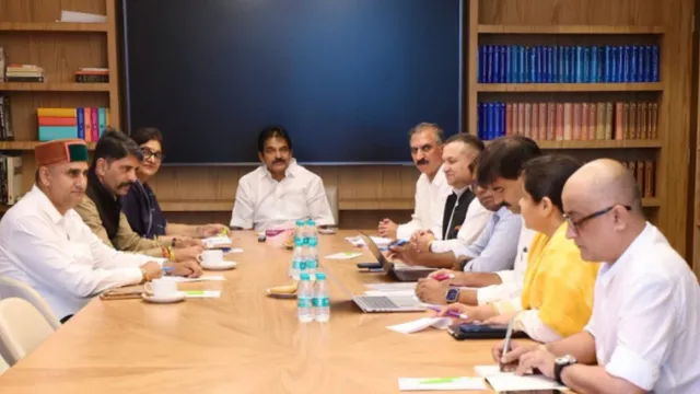 हिमाचल कांग्रेस में अब काम का हिसाब होगा, निष्क्रिय नेताओं पर गिरेगी गाज; संगठन में बदलाव की तैयारी हिमाचल कांग्रेस में अब काम का हिसाब होगा, निष्क्रिय नेताओं पर गिरेगी गाज; संगठन में बदलाव की तैयारी