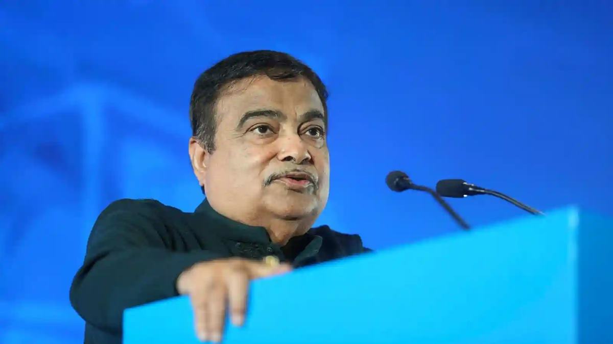 बाइक टैक्सी से खुलेंगे कमाई के नए रास्ते? गडकरी ने राज्यों से मांगी मंजूरी, ट्रैफिक नियम तोड़ने वालों पर भी सख्ती की तैयारी