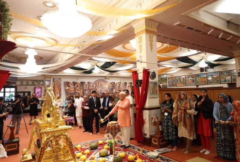 मंदिर-गुरुद्वारे से शुरू हुआ भागवत का ब्रिटेन दौरा, RSS कार्यक्रमों के बहिष्कार की उठी मांग