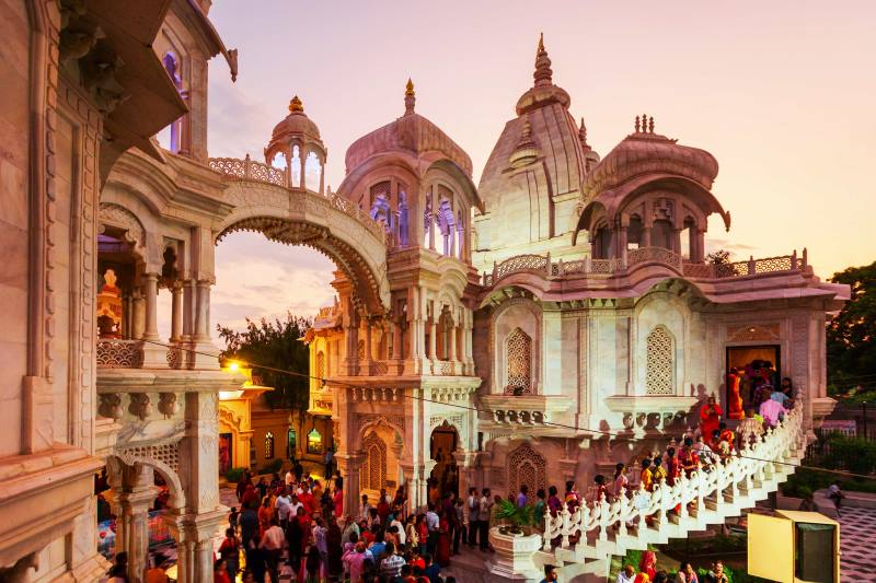 पहली बार वृंदावन जा रहे हैं? निकलने से पहले जान लें ये जरूरी बातें