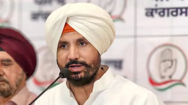 गुलजार सिंह के परिवार से मिले राजा वड़िंग, बोले- नौकरी के नाम पर सिर्फ सिफारिशी पत्र थमाया